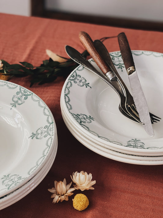 Assiettes creuses terre de fer — Victorine