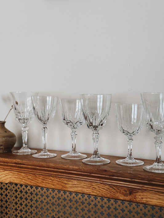 6 verres à vin dépareillés en verre et cristal — Arsène