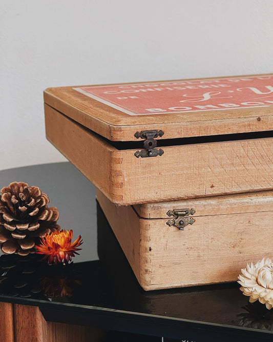 Boîtes anciennes de confiseries "L'Union" en bois — Célestin