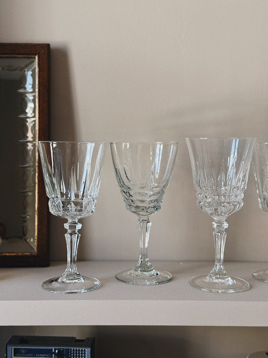 6 verres à eau dépareillés en verre et cristal ciselé — Arsène