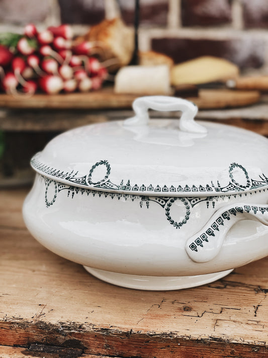 Soupières anciennes terre de fer — Vinciane