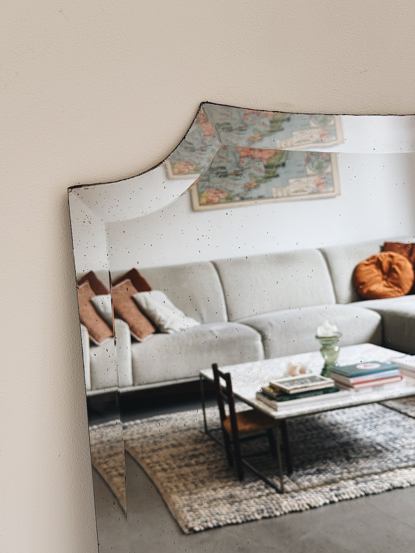 Miroir ancien biseauté — Madeleine