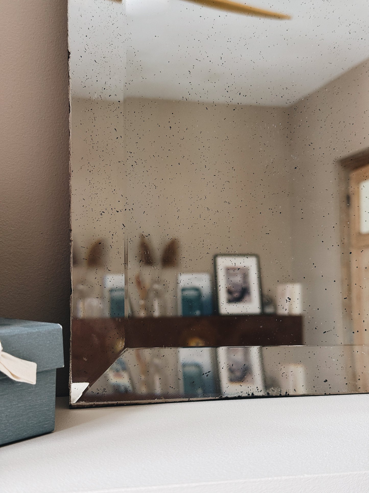 Miroir ancien biseauté — Léone