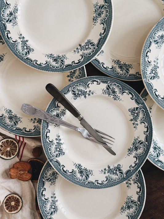 Assiettes plates terre de fer "La Vallière" — Victorine