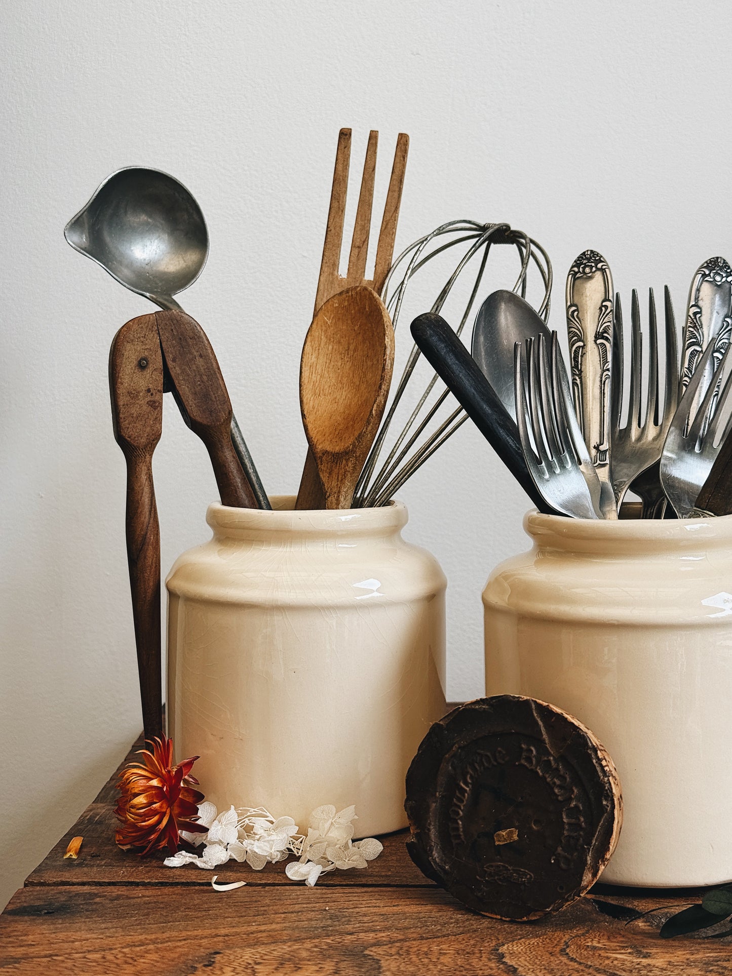 Anciens pots à moutarde en grès — Anselme