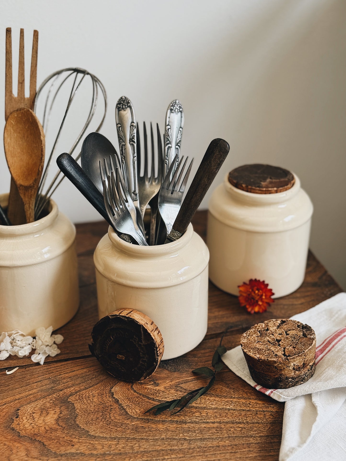 Anciens pots à moutarde en grès — Anselme