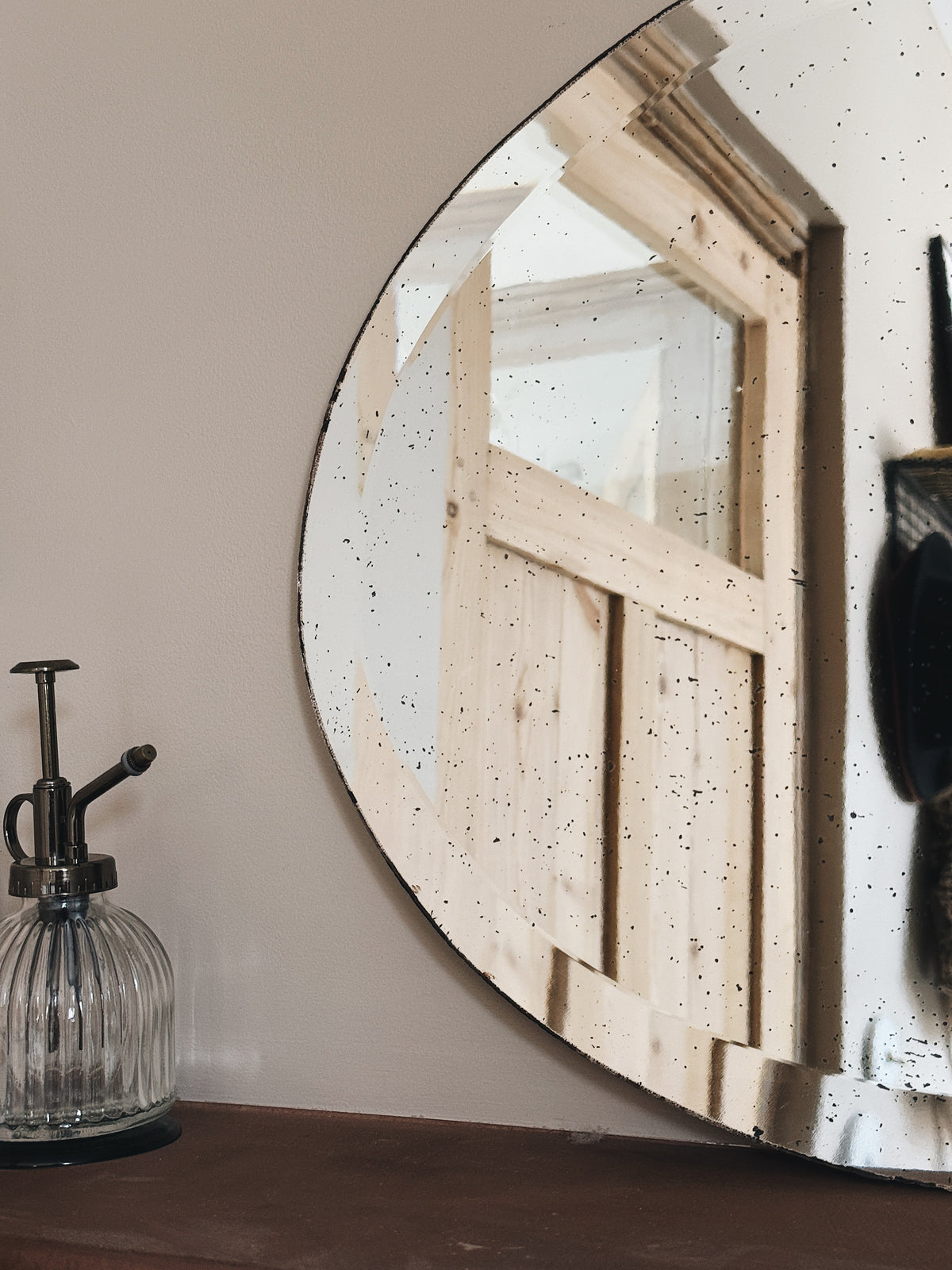 Miroir ovale ancien biseauté — Orphéon